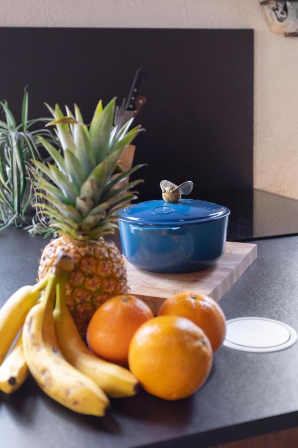 Sunny Stylish Spacious Loft In Old-Port Марсель Экстерьер фото